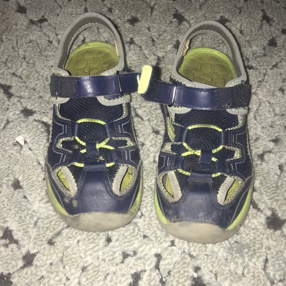 Boys shoes